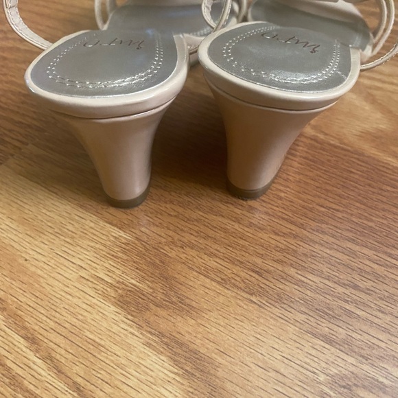 Ladies sandals size 8 1/2 - Picture 4 of 6